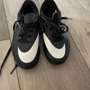 Nike cleats kids 10